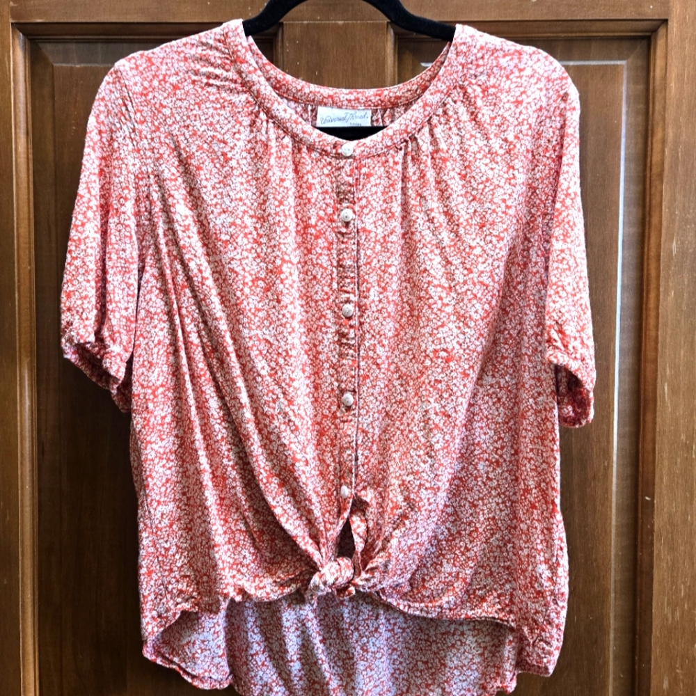 Universal Thread Women's Red Button-Down Top